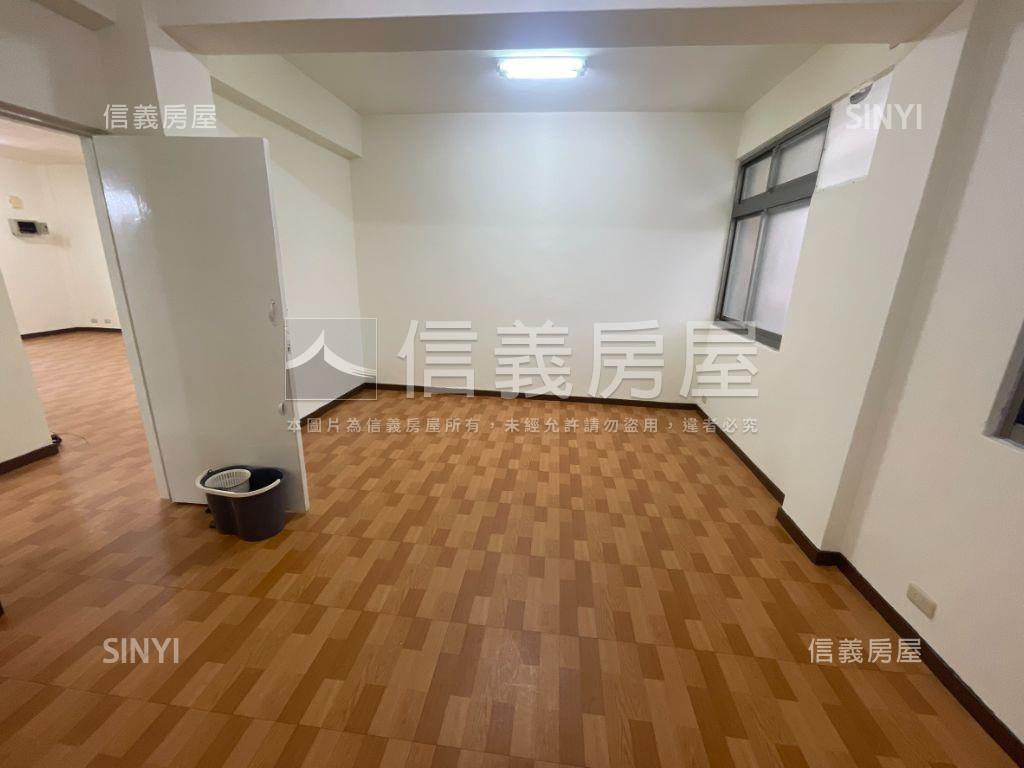 三民路國泰美宅房屋室內格局與周邊環境