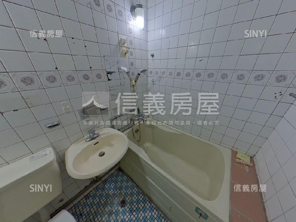 三民路國泰美宅房屋室內格局與周邊環境