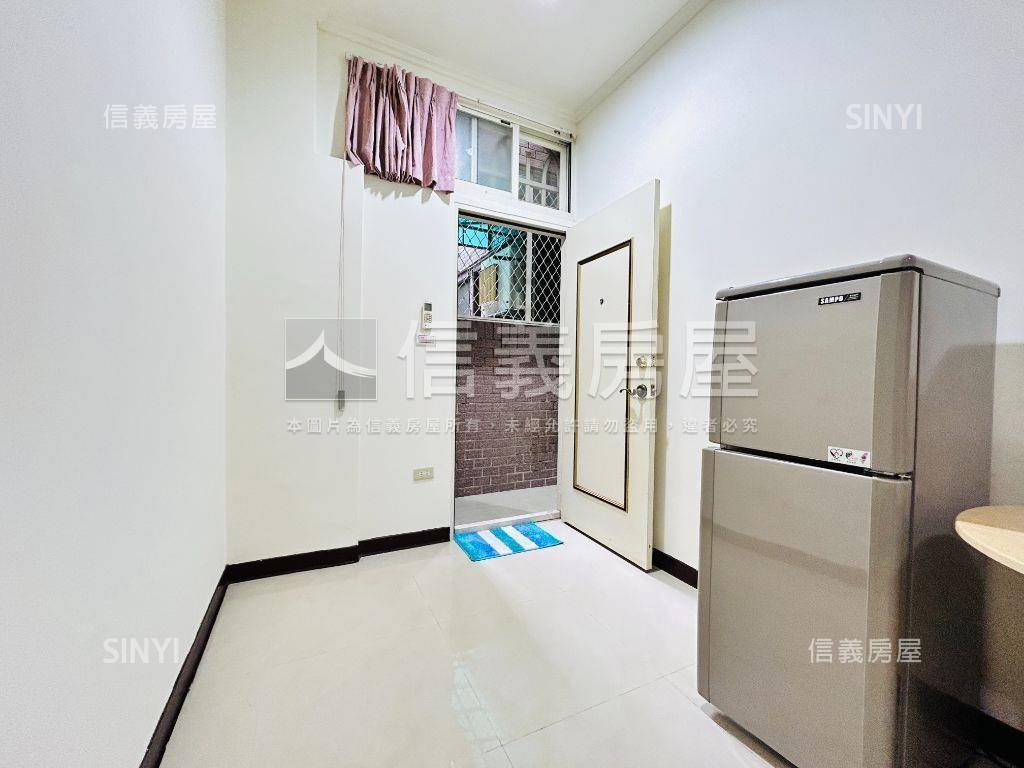 近捷運大空間店辦收租寶房屋室內格局與周邊環境