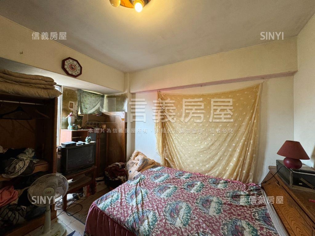 高工商圈機能三房房屋室內格局與周邊環境