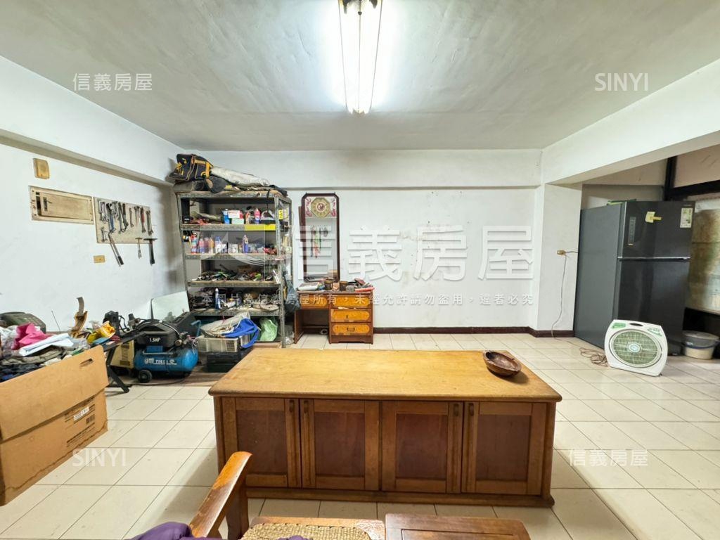 高工商圈機能三房房屋室內格局與周邊環境