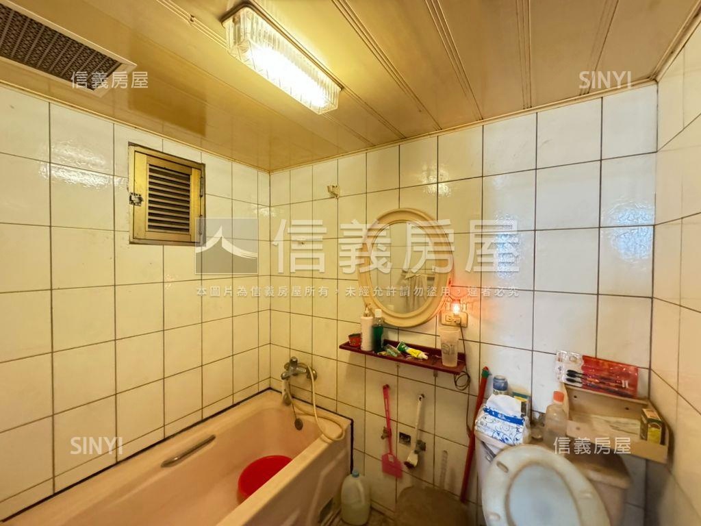 高工商圈機能三房房屋室內格局與周邊環境