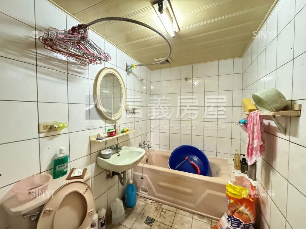 高工商圈機能三房房屋室內格局與周邊環境