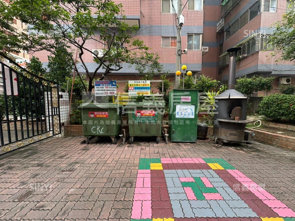 高工商圈機能三房房屋室內格局與周邊環境