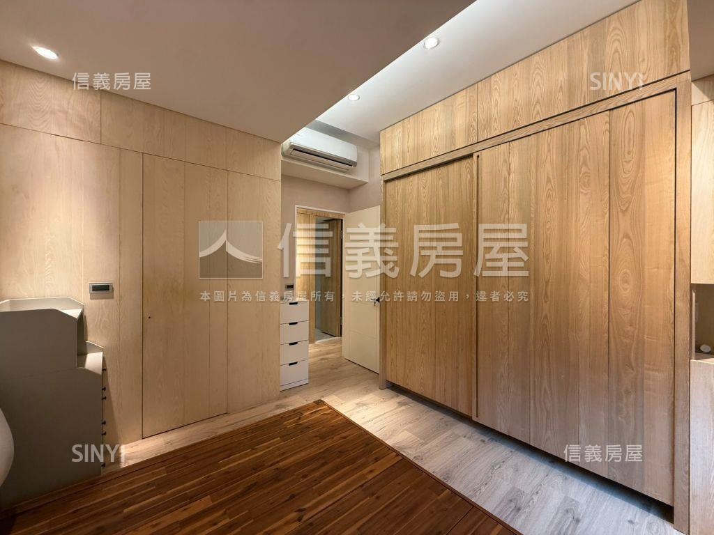 鄉林左岸質感三房車位房屋室內格局與周邊環境