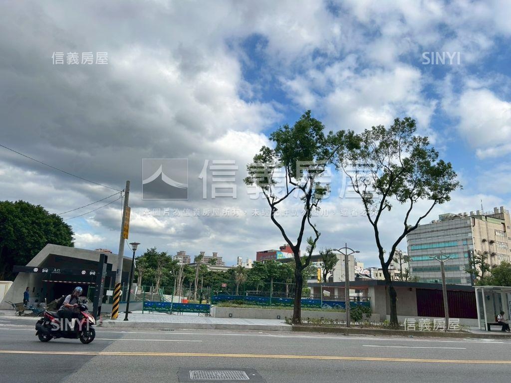 中壢市區高樓三房車位房屋室內格局與周邊環境