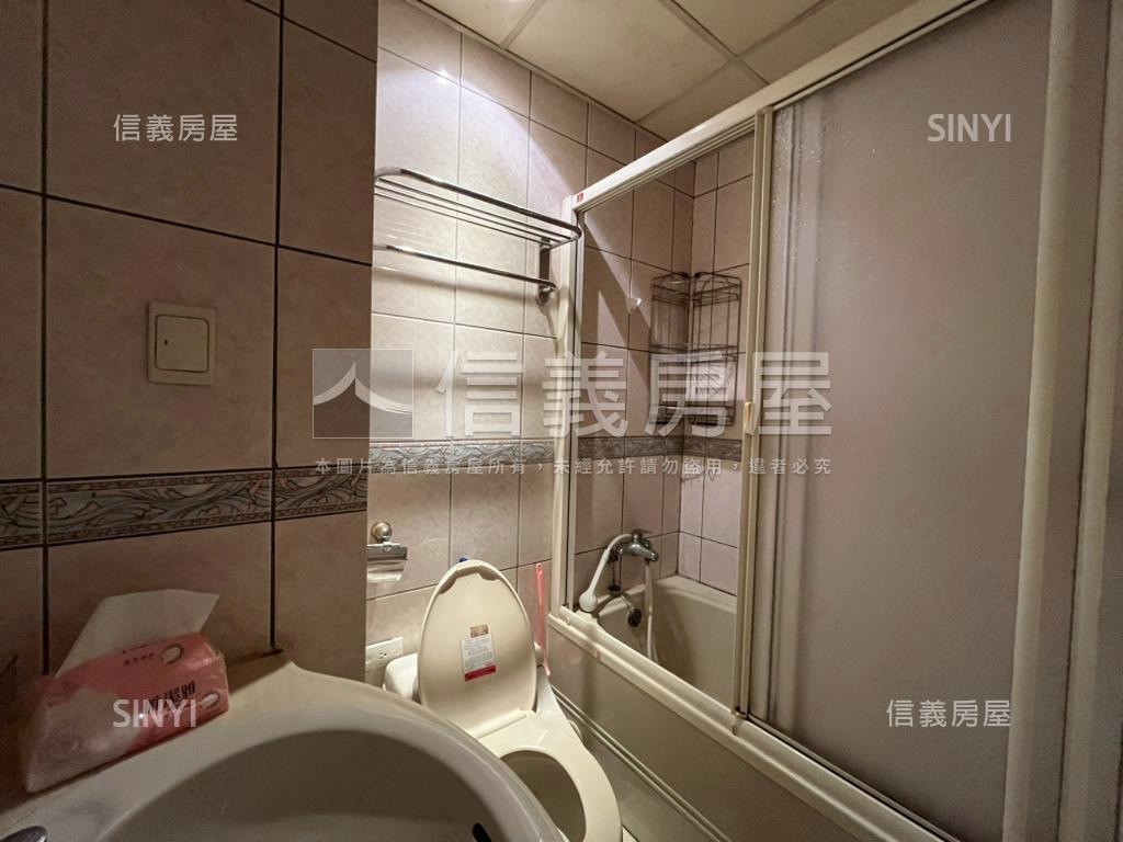 僑愛新村三房車位房屋室內格局與周邊環境