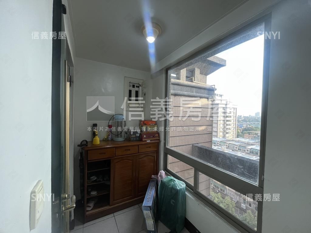 僑愛新村三房車位房屋室內格局與周邊環境