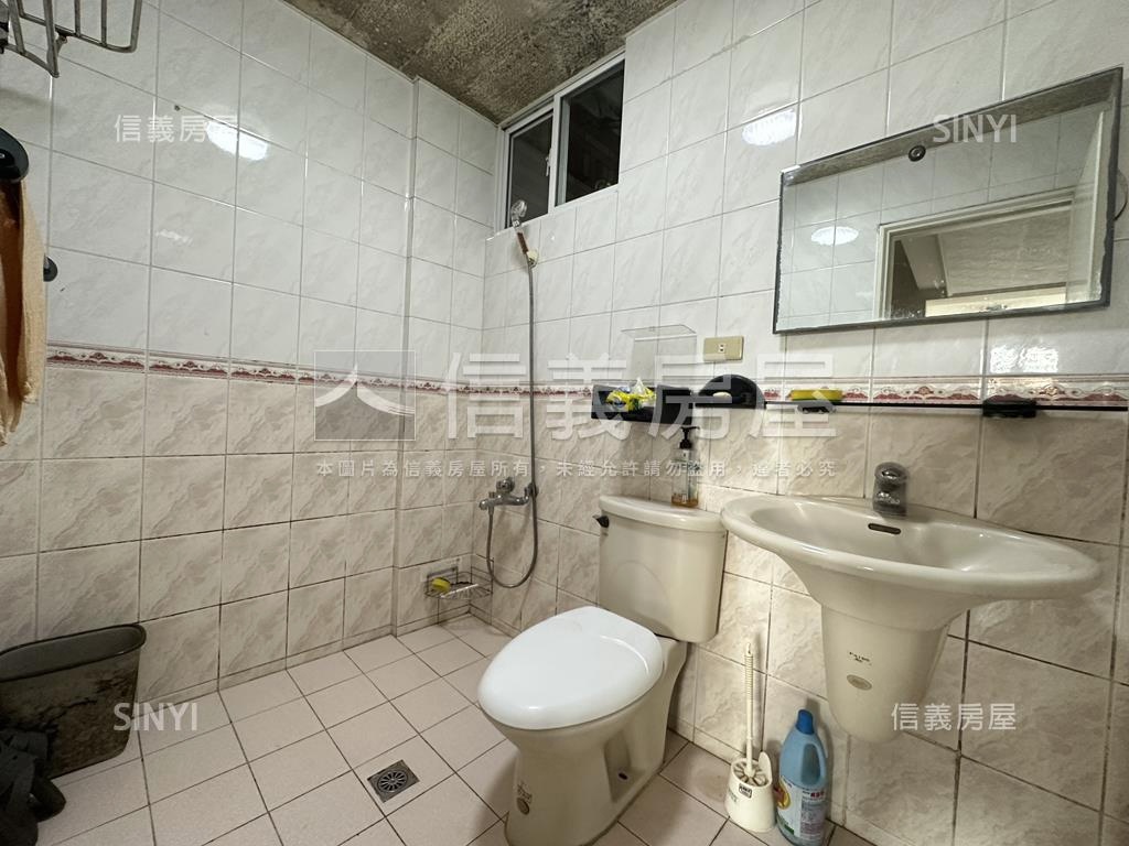 近東安國中精美透天房屋室內格局與周邊環境
