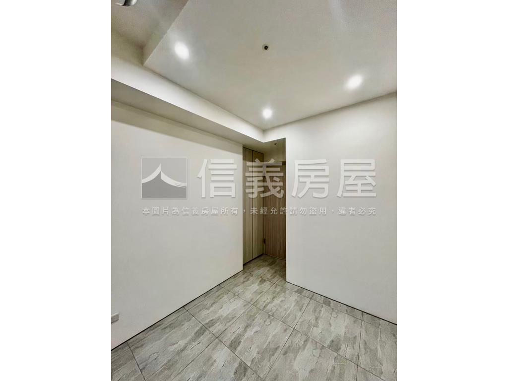 德友秀川高樓層三房車房屋室內格局與周邊環境