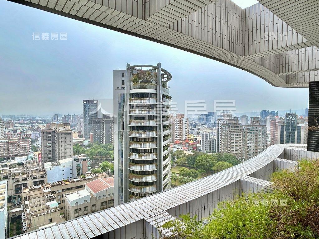 七期博克萊邊間三房平車房屋室內格局與周邊環境