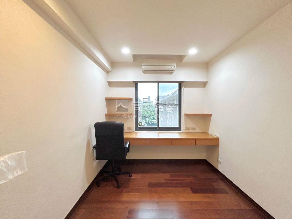 高鐵｜四房｜低總價美屋房屋室內格局與周邊環境