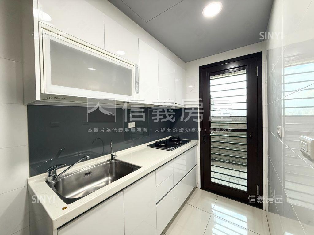 南屯美裝潢邊間兩房平車房屋室內格局與周邊環境