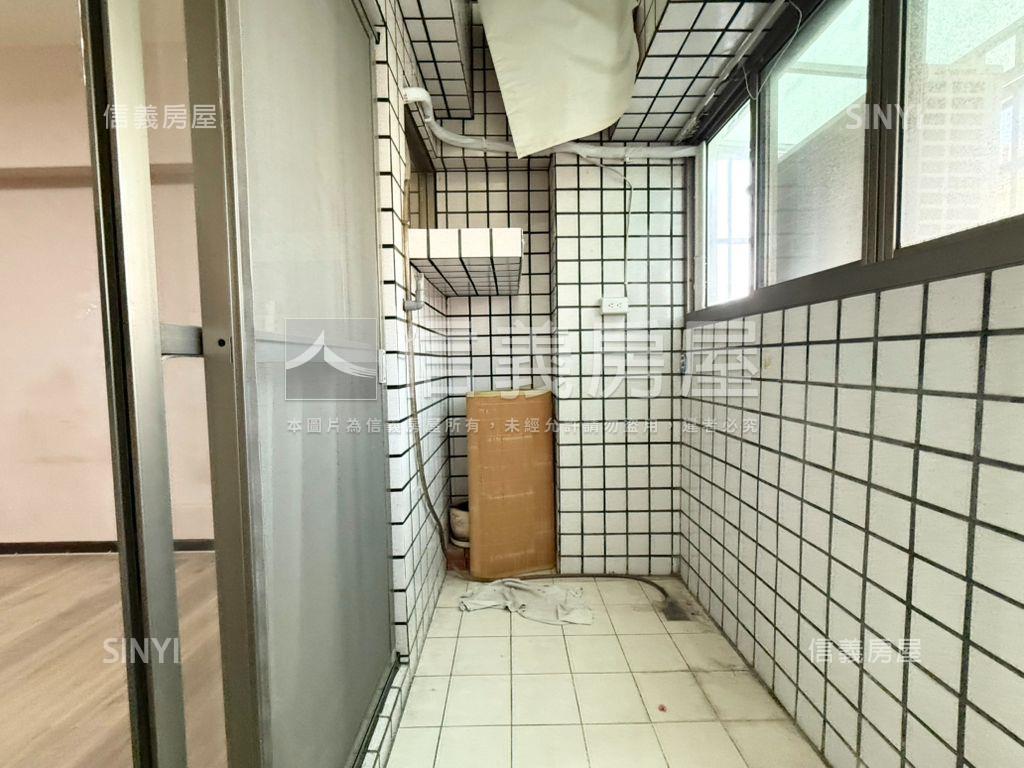 逢甲上安美三房附車位房屋室內格局與周邊環境