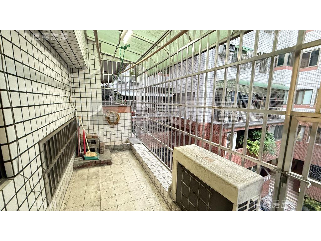 逢甲上安美三房附車位房屋室內格局與周邊環境