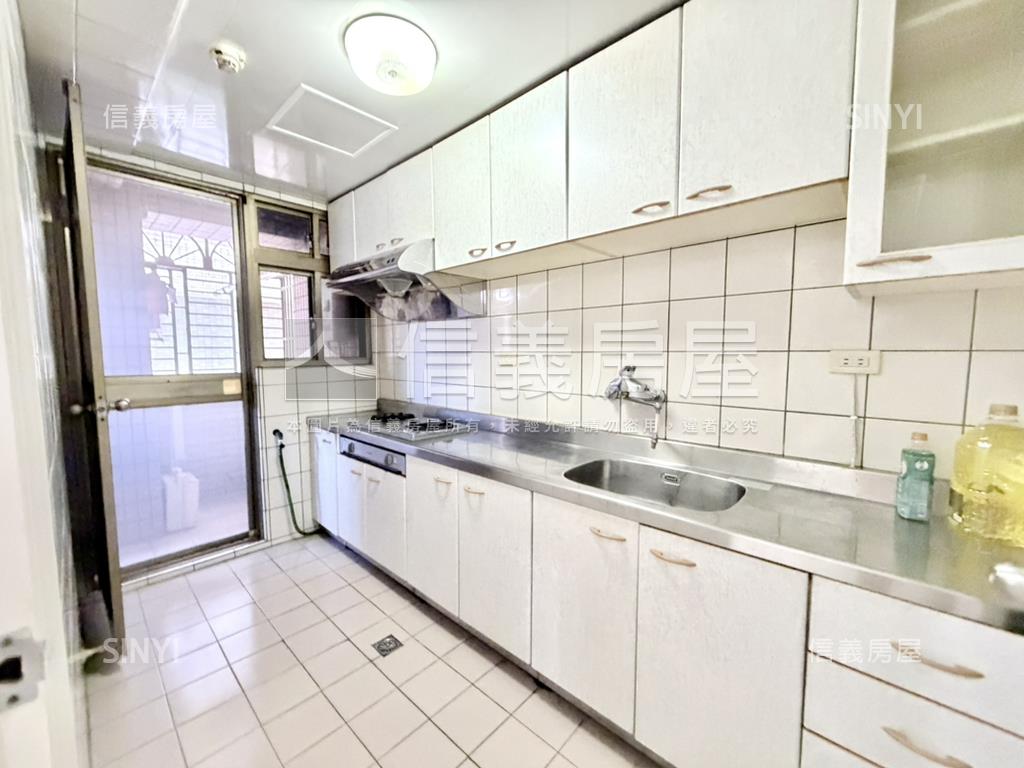 大坪林建國４房＋坡平車位房屋室內格局與周邊環境