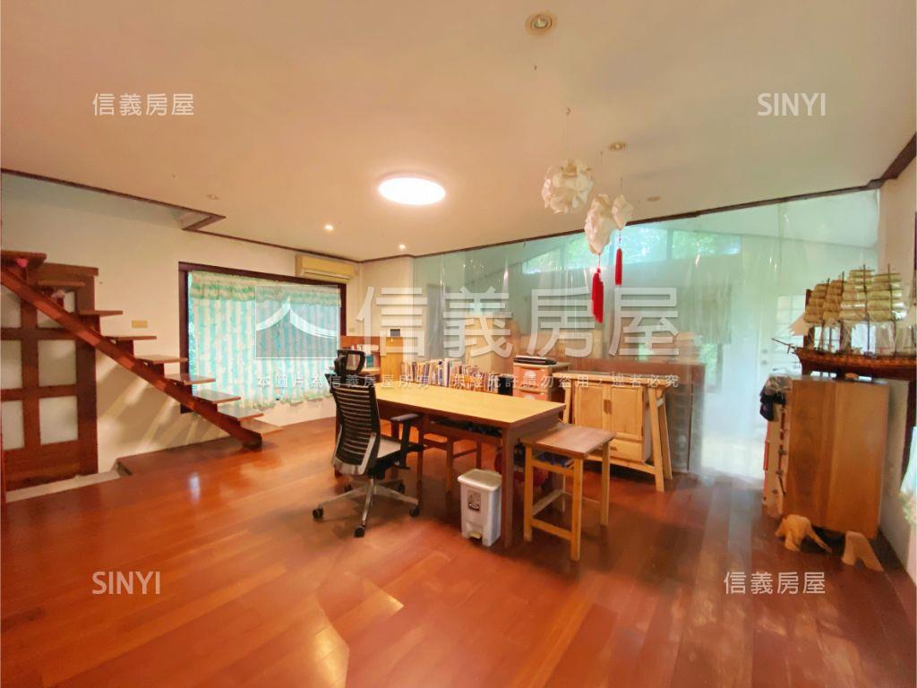 陽明山莊｜庭院停車別墅房屋室內格局與周邊環境