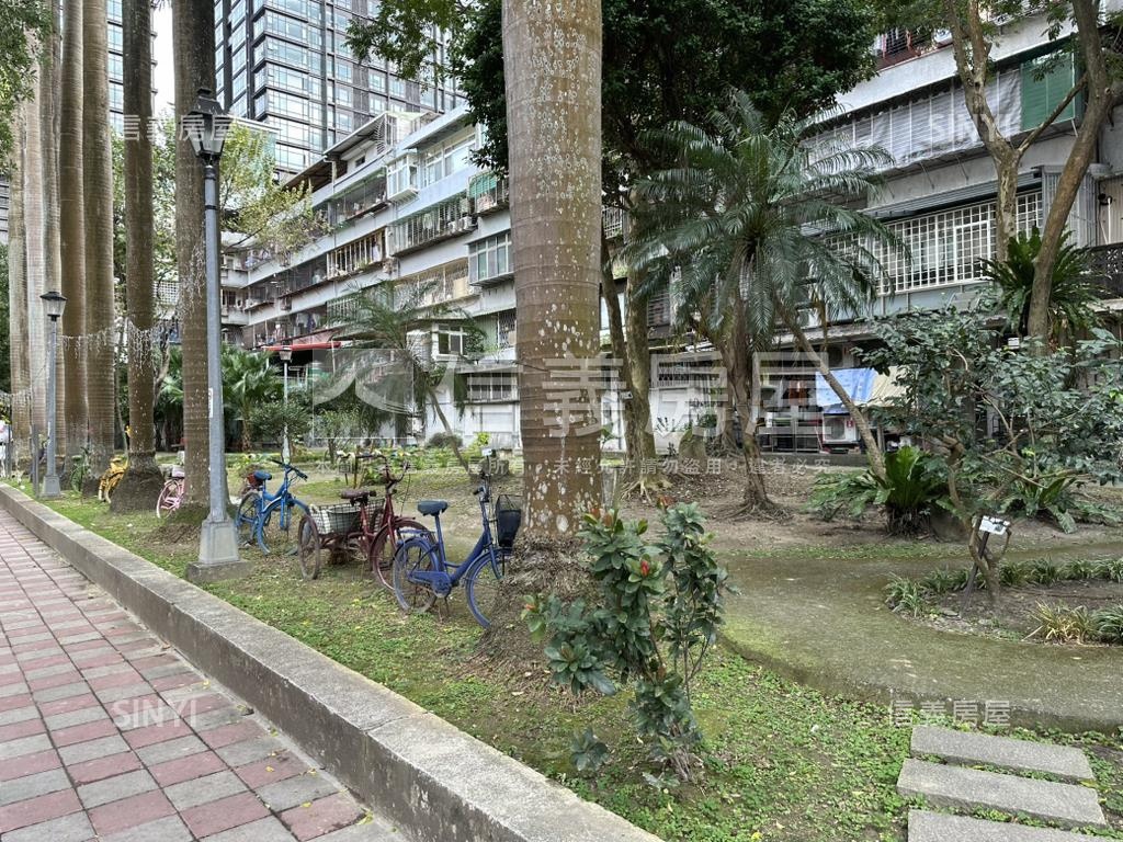 小碧潭德孚曉碧兩房房屋室內格局與周邊環境
