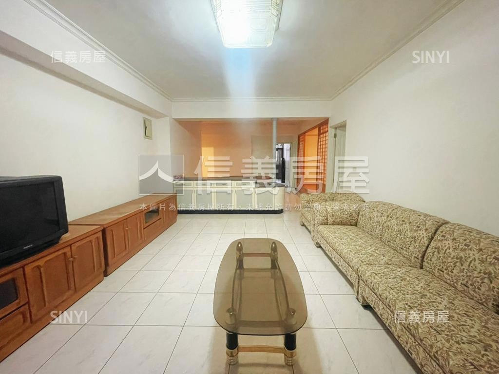 甲山林羅浮宮電梯大戶房屋室內格局與周邊環境