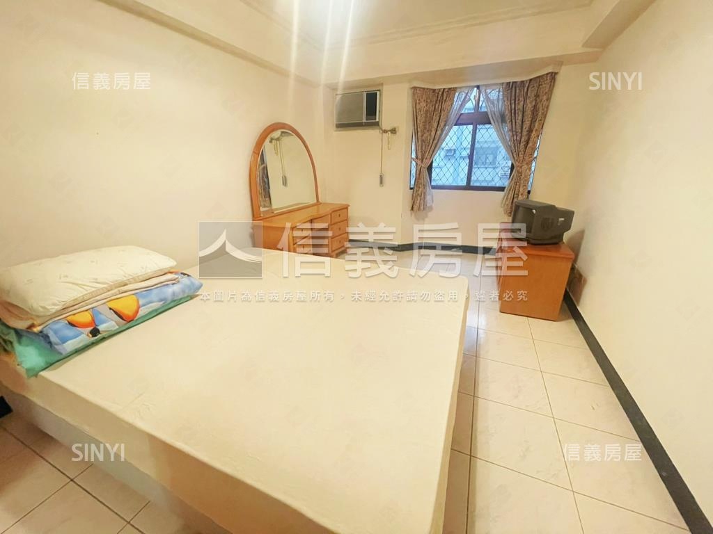 甲山林羅浮宮電梯大戶房屋室內格局與周邊環境