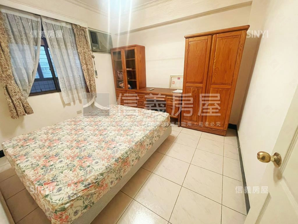 甲山林羅浮宮電梯大戶房屋室內格局與周邊環境