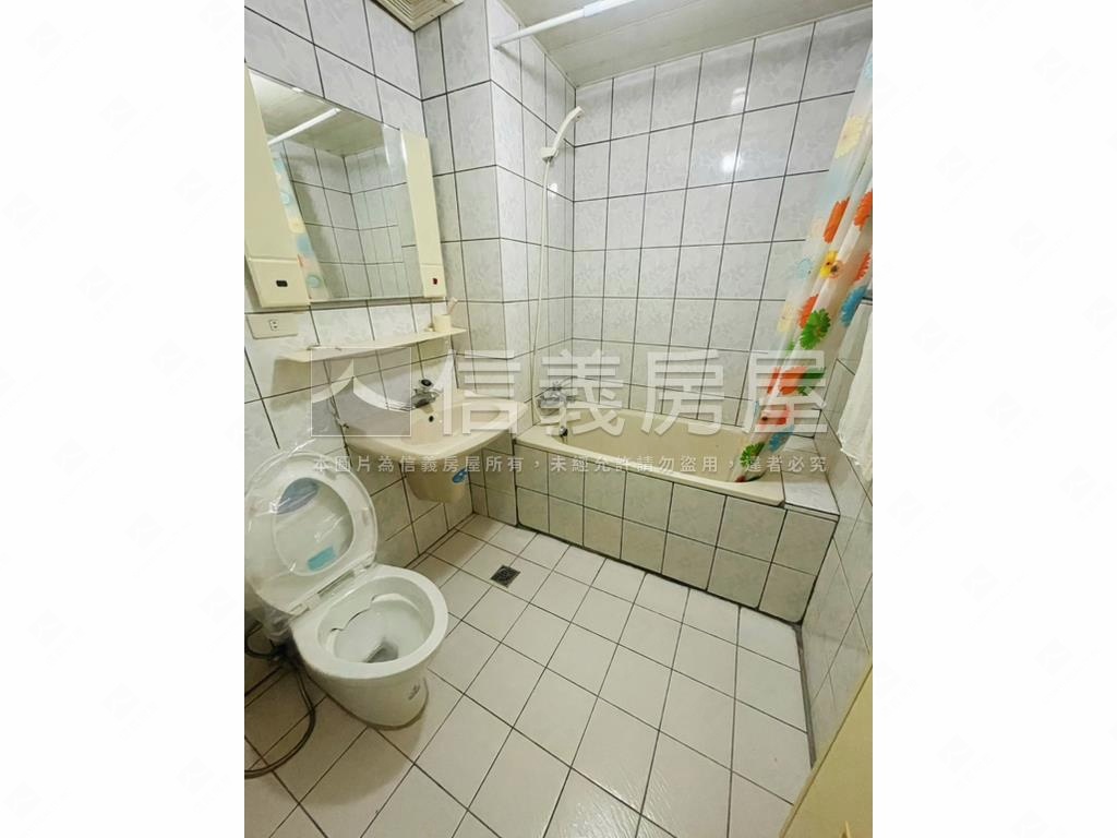 甲山林羅浮宮電梯大戶房屋室內格局與周邊環境