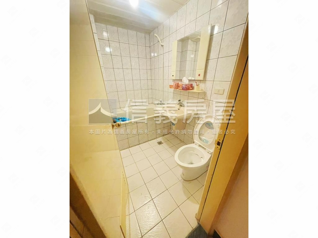 甲山林羅浮宮電梯大戶房屋室內格局與周邊環境