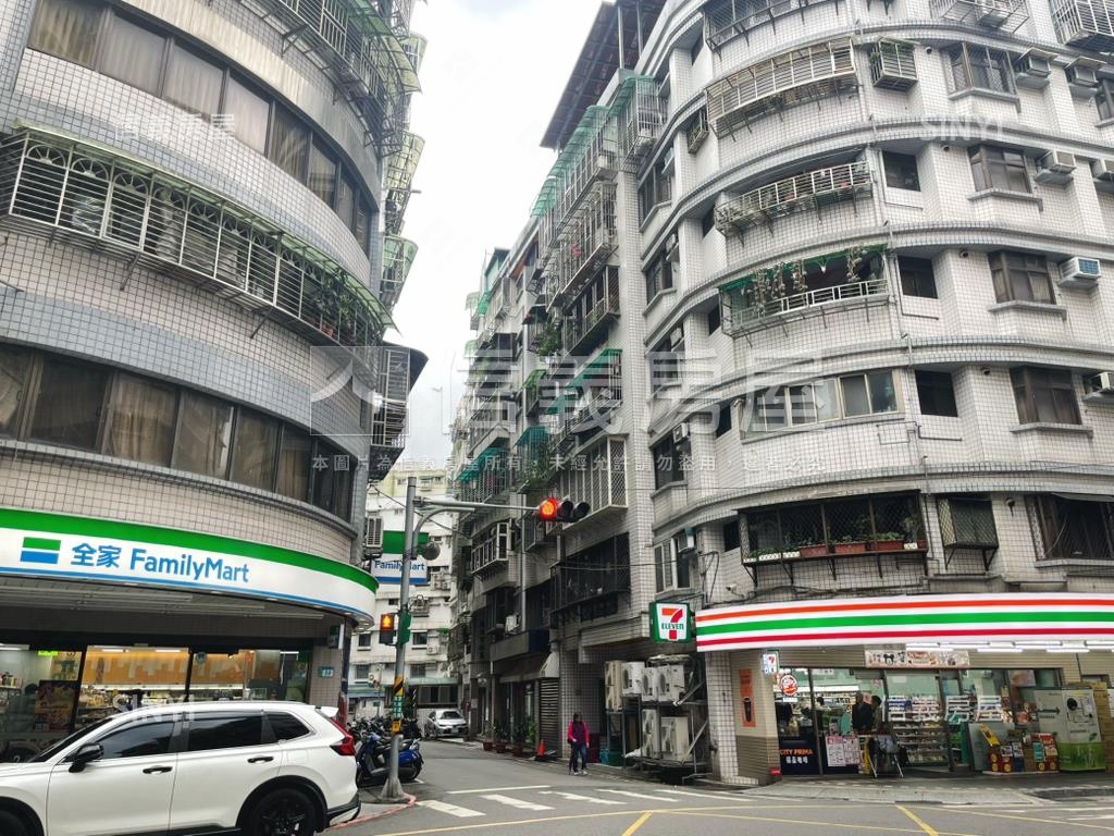 甲山林羅浮宮電梯大戶房屋室內格局與周邊環境