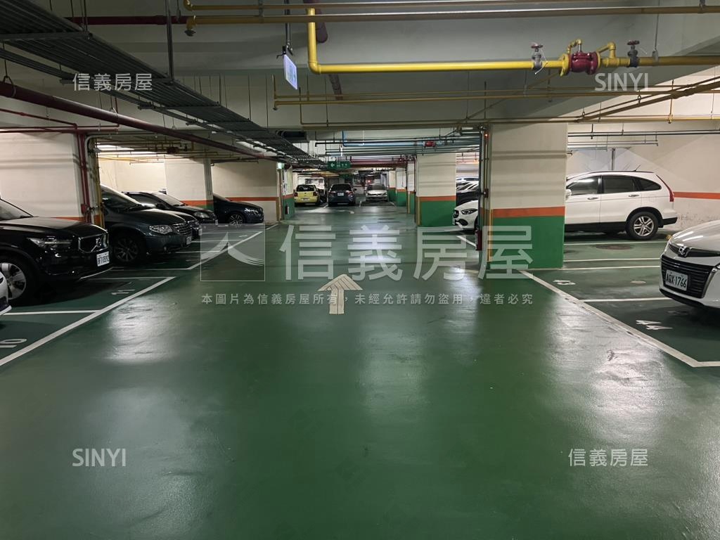 ＥＡＴ時尚館首選約看方便房屋室內格局與周邊環境