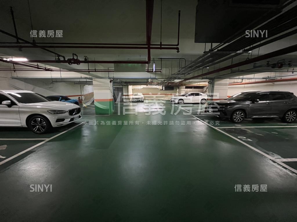 ＥＡＴ時尚館首選約看方便房屋室內格局與周邊環境