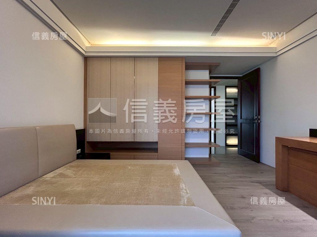 精銳米蘭裝潢雙車預約看屋房屋室內格局與周邊環境