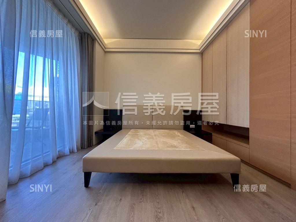 精銳米蘭裝潢雙車預約看屋房屋室內格局與周邊環境