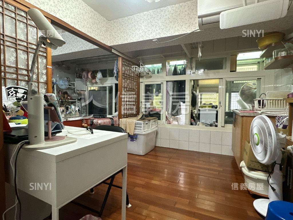 東區靜巷電梯套房房屋室內格局與周邊環境