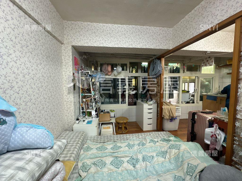 東區靜巷電梯套房房屋室內格局與周邊環境