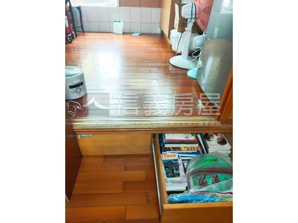 東區靜巷電梯套房房屋室內格局與周邊環境