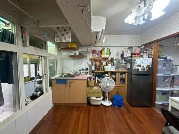 東區靜巷電梯套房