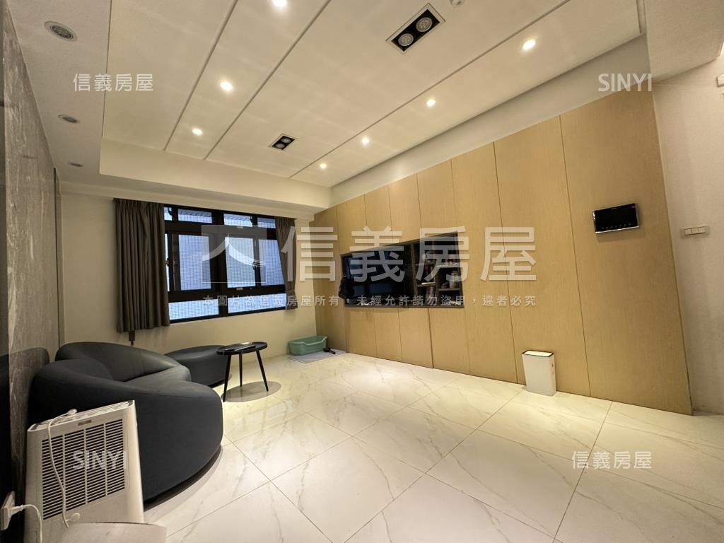 金富臻品２房帶車位房屋室內格局與周邊環境