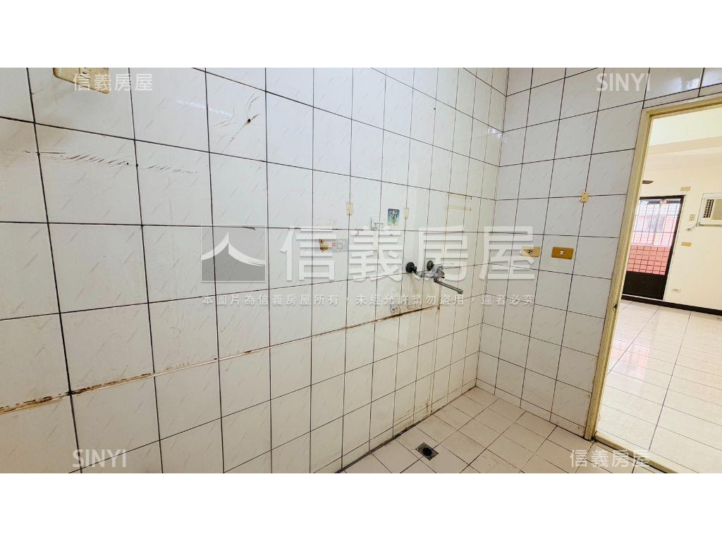 向陽邨電梯三房有車位房屋室內格局與周邊環境