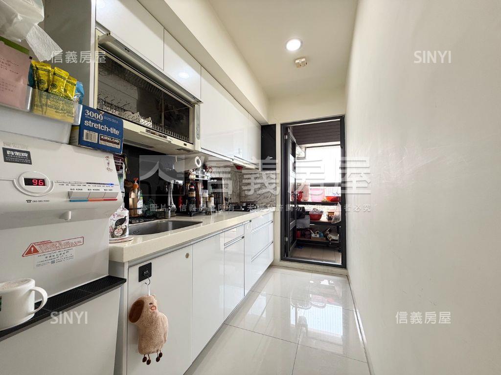 仁武｜ＨＯＫＩ三房車位房屋室內格局與周邊環境
