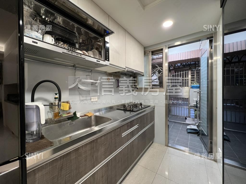 三民新城漂亮３房花園落成房屋室內格局與周邊環境