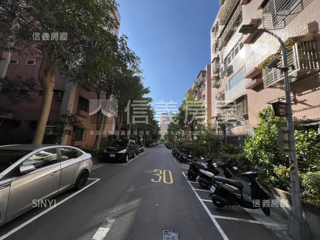 三民新城漂亮３房花園落成房屋室內格局與周邊環境