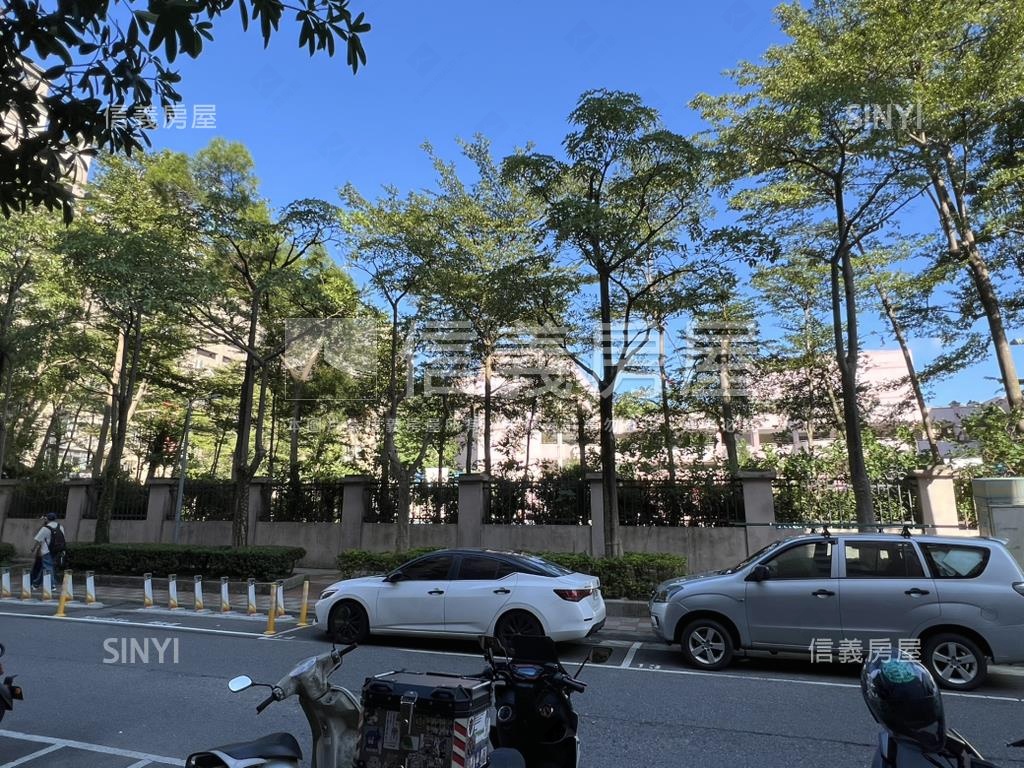 三民新城漂亮３房花園落成房屋室內格局與周邊環境