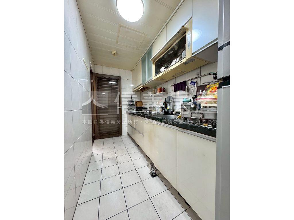 智慧家優質三房雙車位房屋室內格局與周邊環境