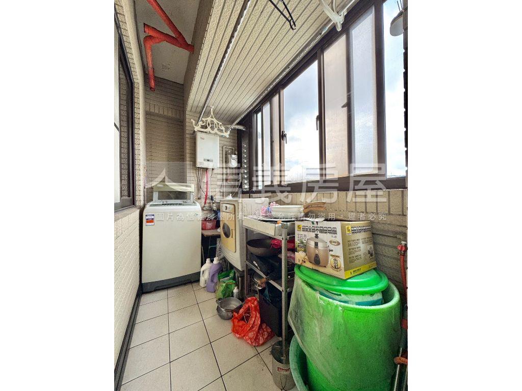 智慧家優質三房雙車位房屋室內格局與周邊環境