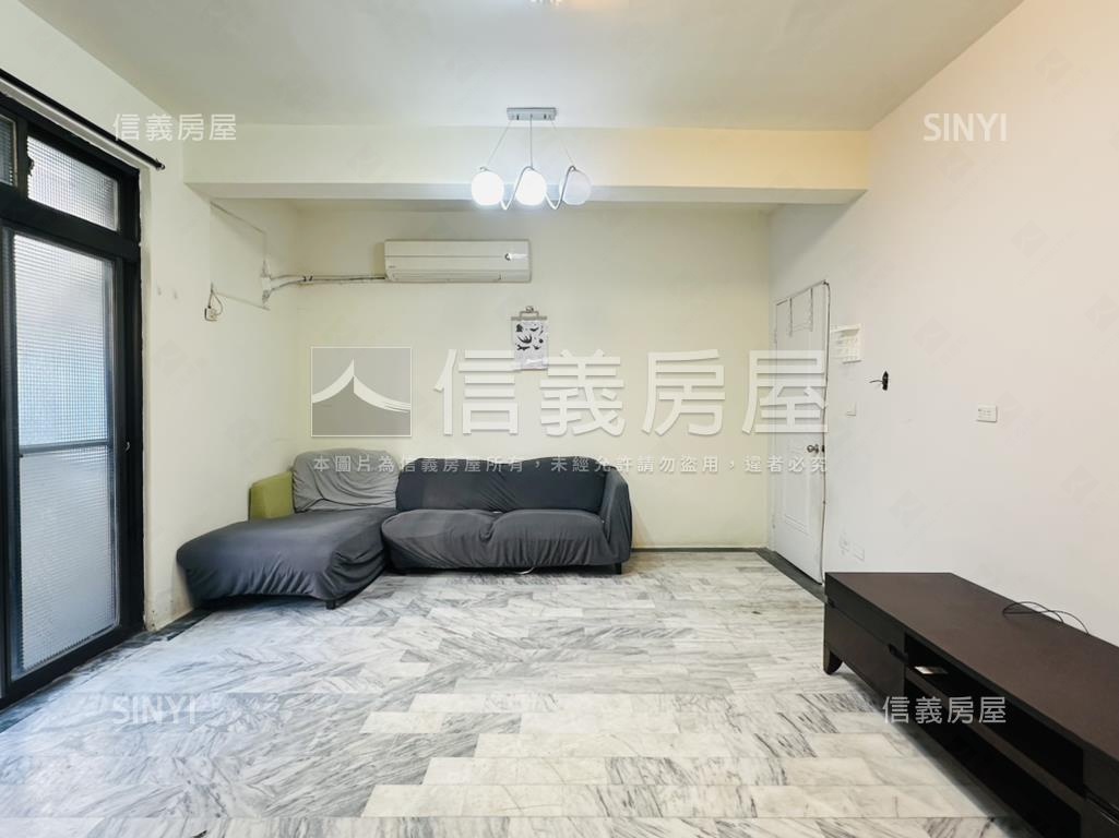 近巨城光華２樓美公寓房屋室內格局與周邊環境