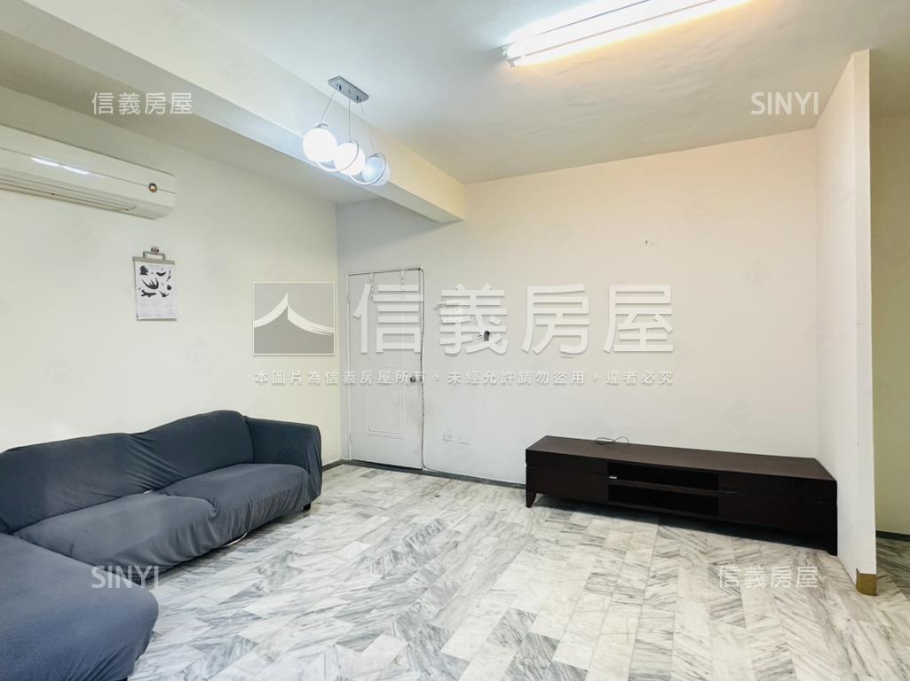 近巨城光華２樓美公寓房屋室內格局與周邊環境