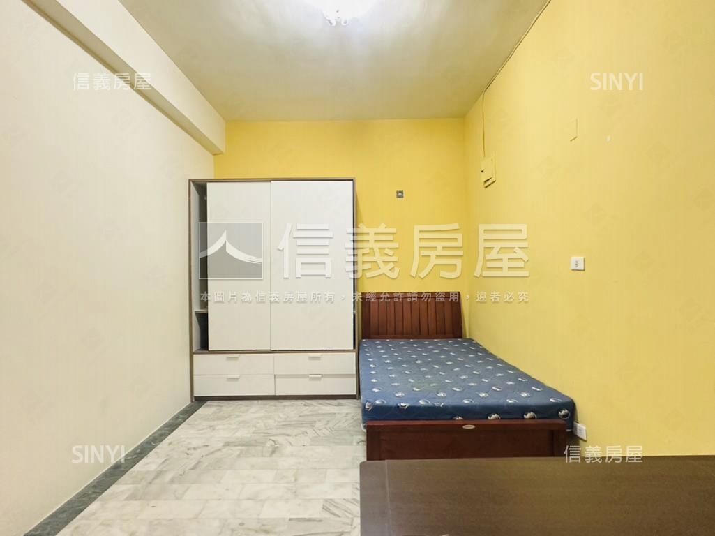 近巨城光華２樓美公寓房屋室內格局與周邊環境