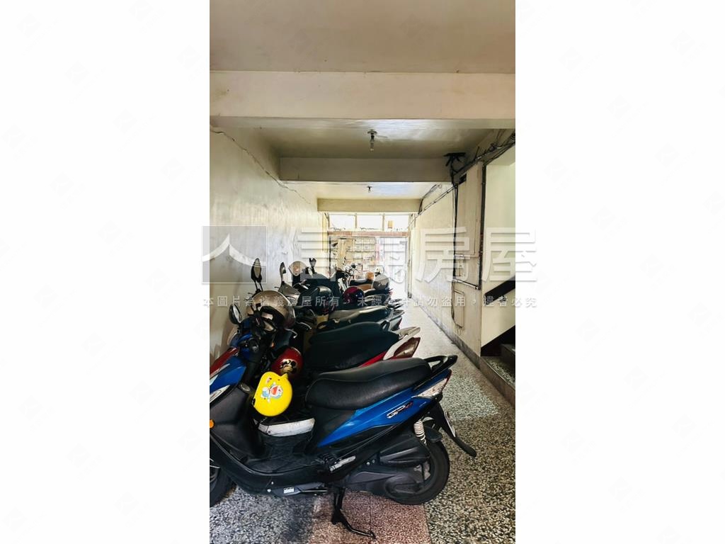 近巨城光華２樓美公寓房屋室內格局與周邊環境