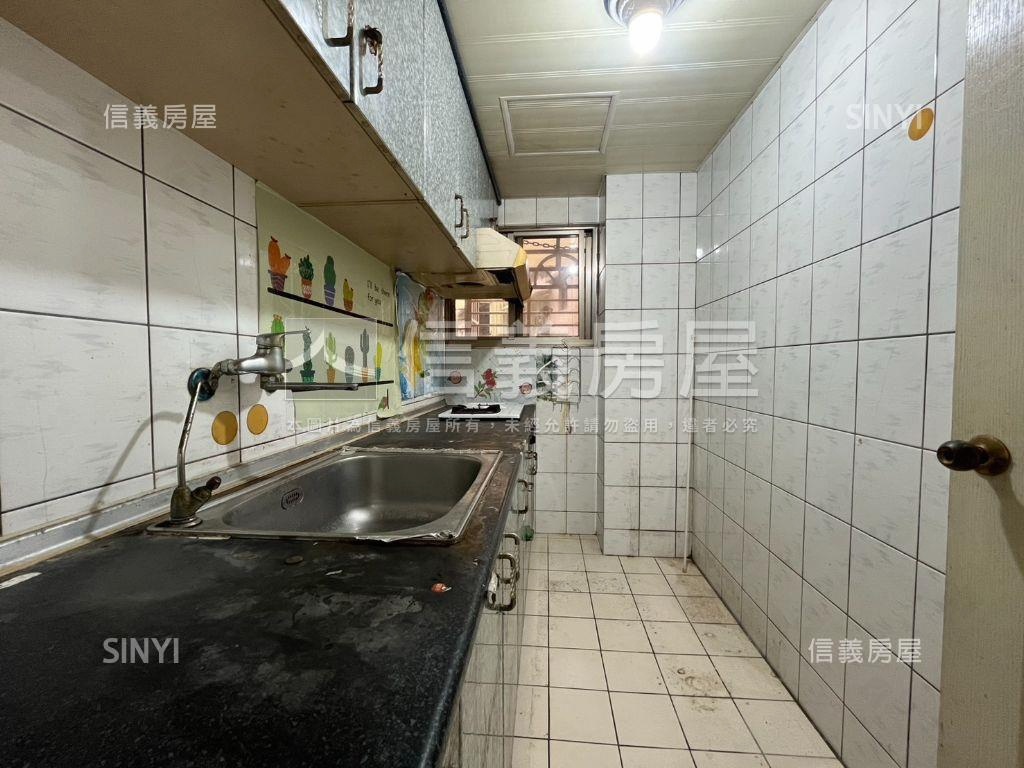 茄苳路小資成家電梯兩房房屋室內格局與周邊環境