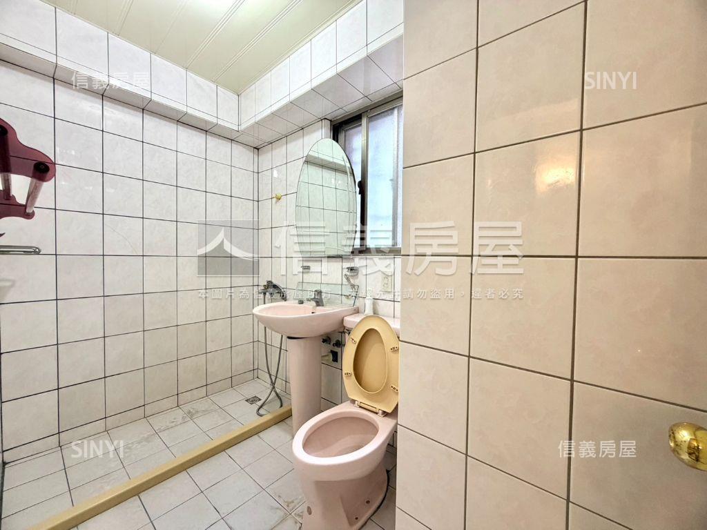 近重劃區金雞三房車位房屋室內格局與周邊環境